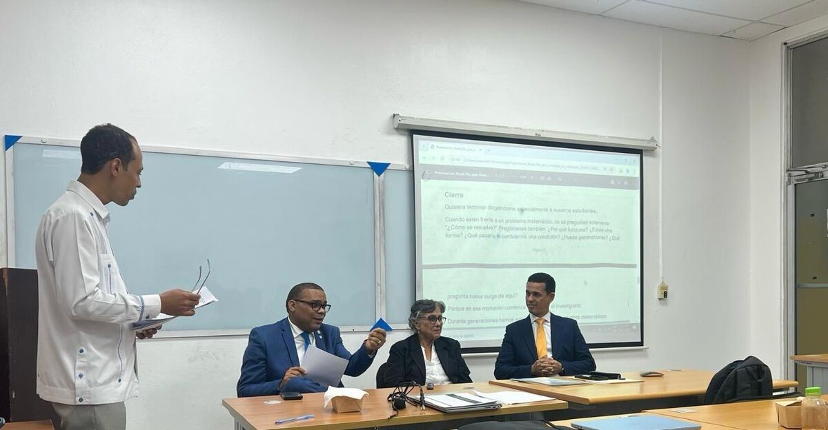 Panel ¿Por qué investigar en matemáticas? en el Simposio de Divulgación Matemática de la UASD
